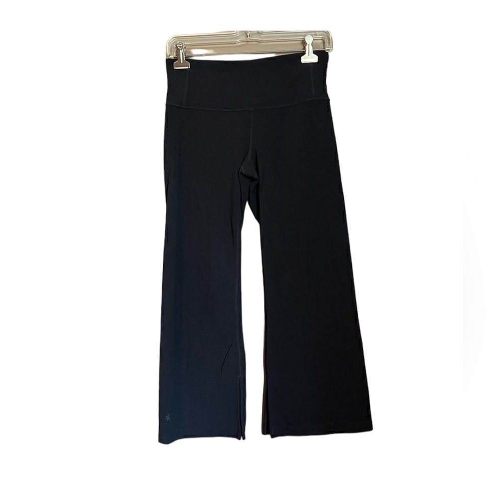 ‎Athleta black cropped pants. Size small.